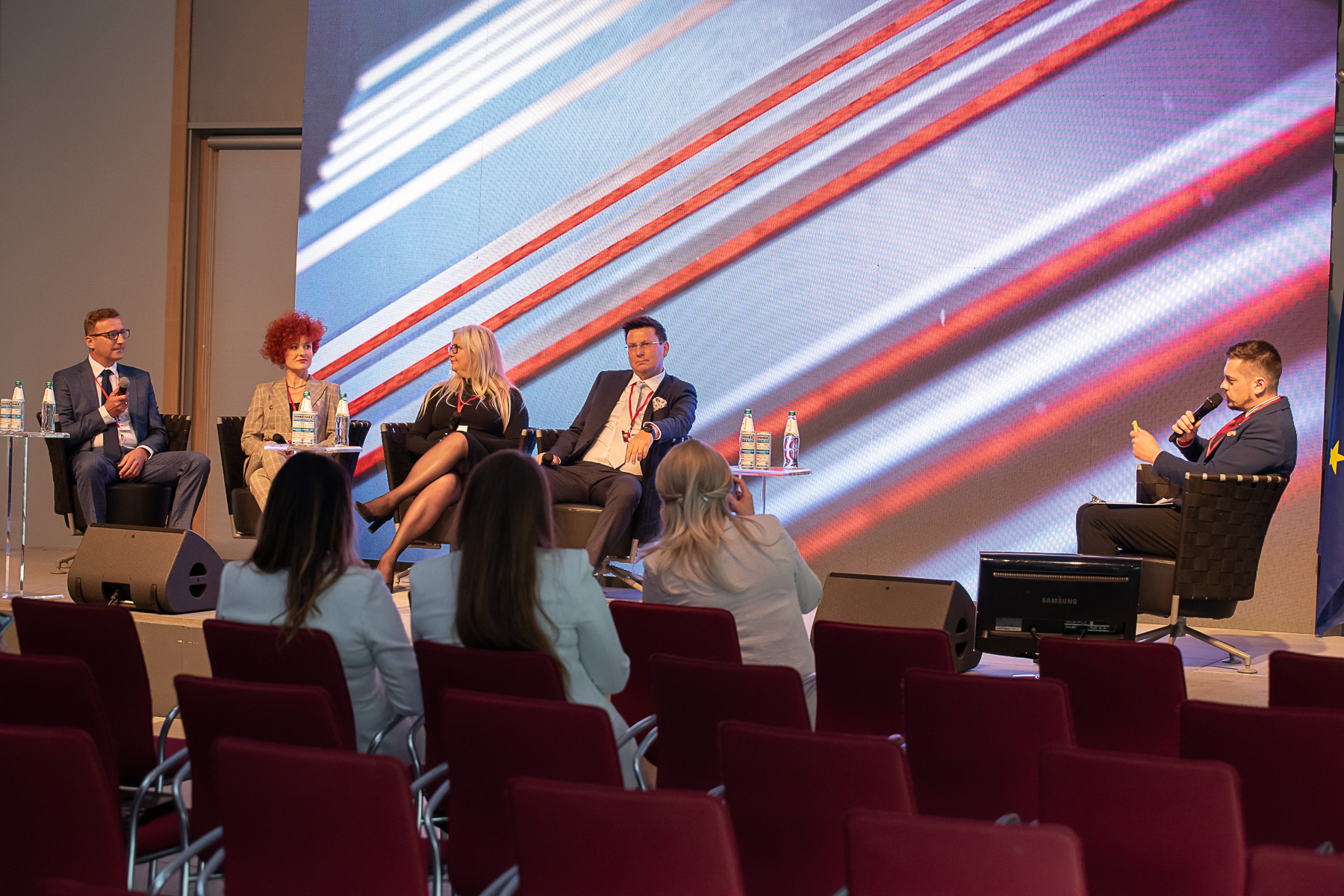 Agnieszka Szewczyk, the owner and president of C.P.E.T. Kedarix, took part in the discussion panel